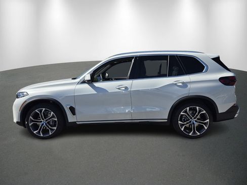 New 2026 BMW X5 xDrive40i AWD/4WD image 4
