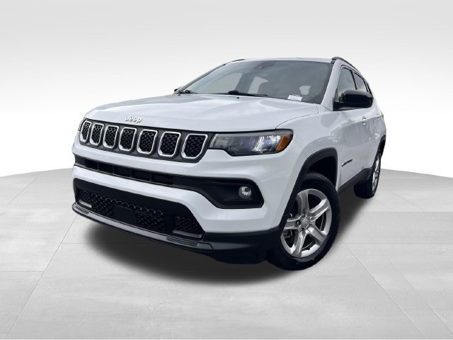 Used 2023 Jeep Compass Latitude AWD/4WD image 9