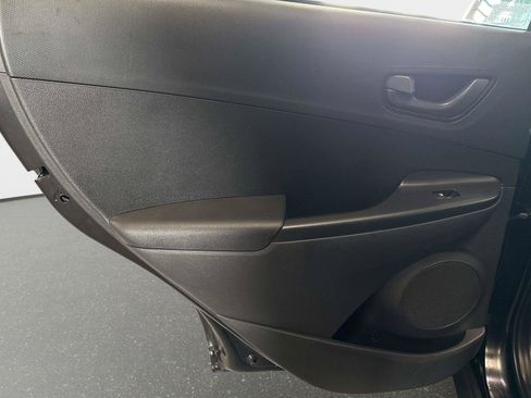 Used 2023 Hyundai Kona SE image 11