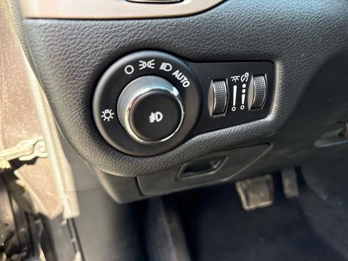 Used 2015 Jeep Cherokee Limited image 13