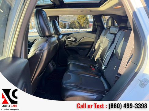 Used 2016 Jeep Cherokee Trailhawk w/ Comfort/Convenience Group image 16