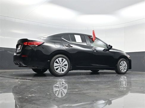 Used 2025 Nissan Sentra S image 49