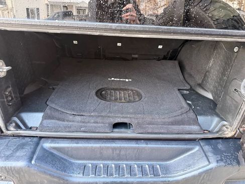 Used 2016 Jeep Wrangler Unlimited Rubicon image 22