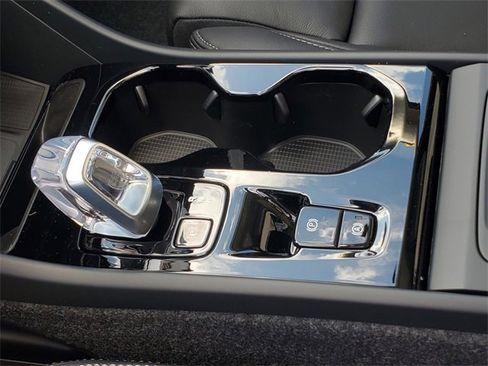 New 2026 Volvo XC40 B5 Plus w/ Protection Package Premier image 25