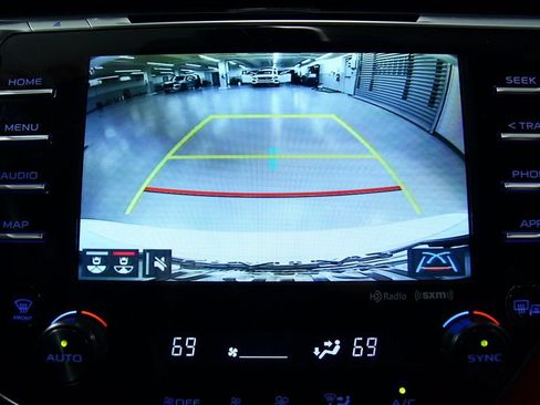 Used 2019 Toyota Camry XSE image 10