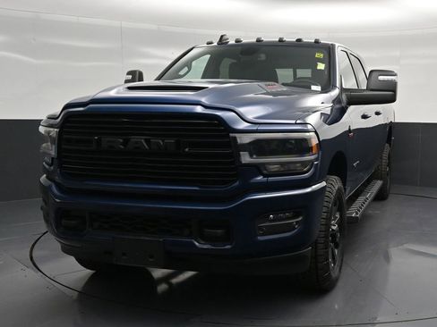 Used 2024 RAM 2500 Laramie w/ Night Edition AWD/4WD image 6