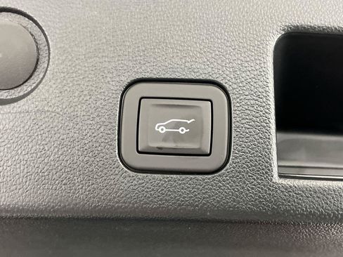 Certified 2025 Chevrolet Equinox ACTIV w/ Safety and Technology Package AWD/4WD image 34
