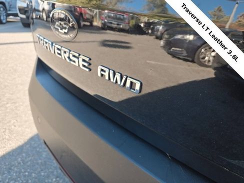 Used 2022 Chevrolet Traverse LT w/ LT Premium Package image 8
