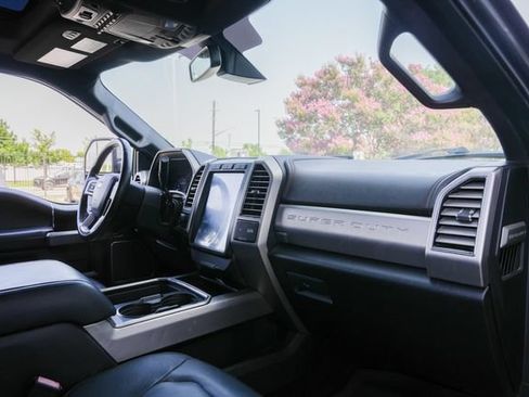 Used 2018 Ford F250 Platinum w/ Platinum Ultimate Package AWD/4WD image 35