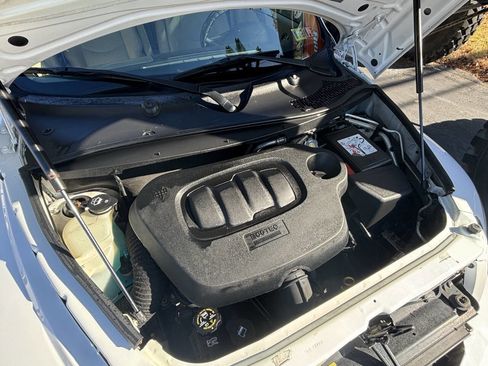 Used 2010 Chevrolet HHR LT image 19