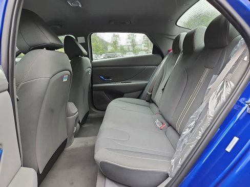 Used 2025 Hyundai Elantra Sport FWD image 7