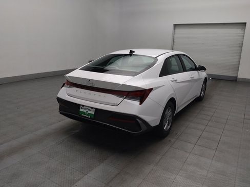 Used 2024 Hyundai Elantra SE image 9