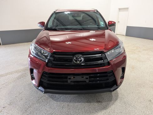 Used 2019 Toyota Highlander SE AWD/4WD image 8