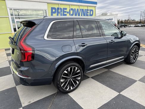 Used 2025 Volvo XC90 B6 Plus image 10