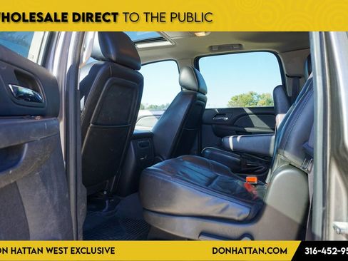 Used 2011 Chevrolet Suburban LT image 21