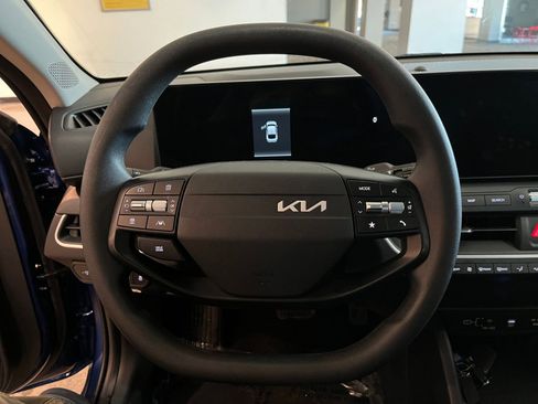 Used 2025 Kia K4 LXS image 27