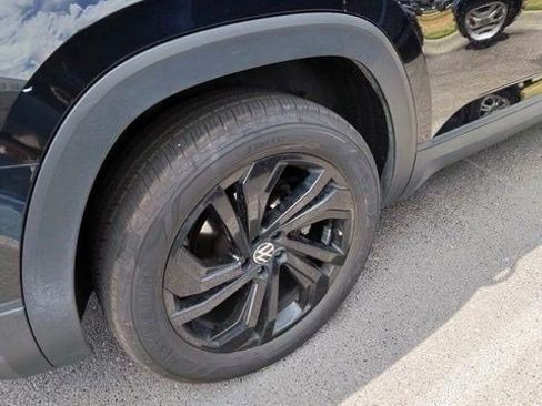 Used 2022 Volkswagen Atlas SE AWD/4WD image 3