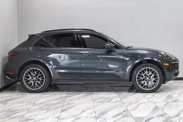 Used 2018 Porsche Macan Sport Edition AWD/4WD image 10