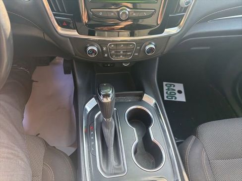 Used 2018 Chevrolet Traverse LT FWD image 18