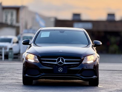 Used 2018 Mercedes-Benz C 300 Sedan image 4