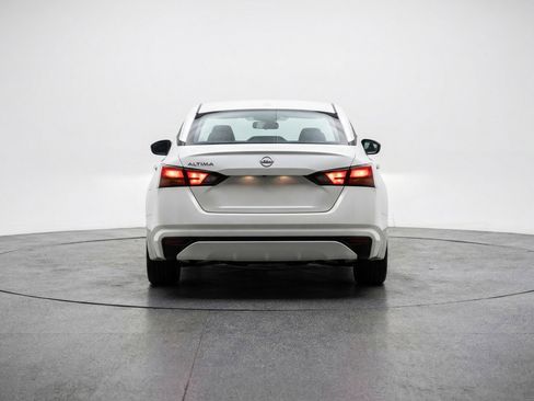 Used 2025 Nissan Altima 2.5 SV image 7