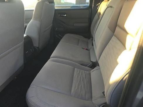 Used 2022 Nissan Frontier SV AWD/4WD image 8