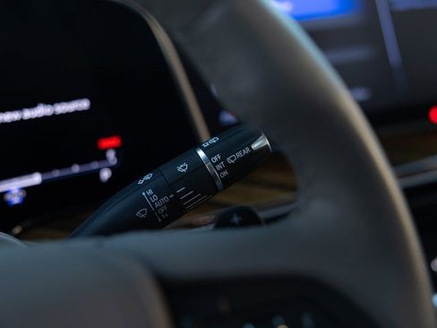 Used 2024 Cadillac Escalade Sport Platinum w/ Heavy-Duty Trailer Package image 44