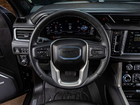 Used 2024 GMC Yukon Denali image 18