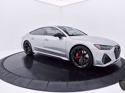 Used 2025 Audi RS 7 Performance AWD/4WD image 17