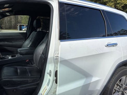 Used 2017 Jeep Grand Cherokee Limited image 10