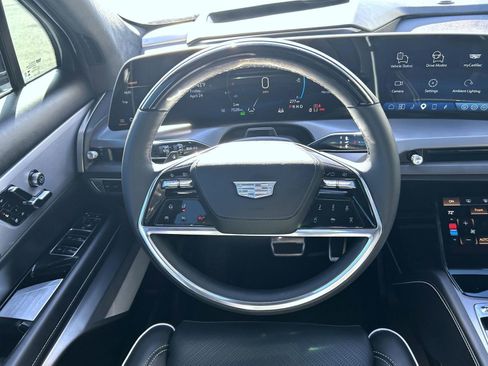 Used 2026 Cadillac Vistiq Platinum AWD/4WD image 15