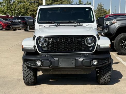 Used 2024 Jeep Gladiator Sport AWD/4WD image 6