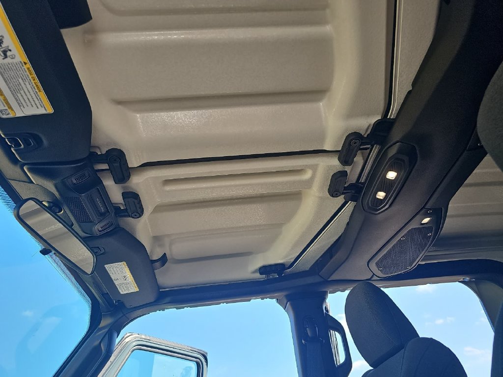 Used 2025 Jeep Gladiator Sport AWD/4WD image 29