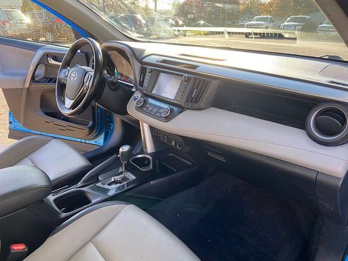 Used 2016 Toyota RAV4 Limited image 22