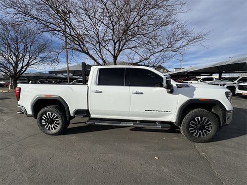 Used 2024 GMC Sierra 2500 SLT w/ SLT Premium Package image 3