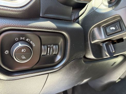 Used 2020 RAM 2500 Laramie AWD/4WD image 11