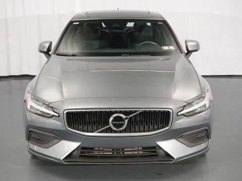 Used 2019 Volvo S60 T6 Momentum AWD/4WD image 4
