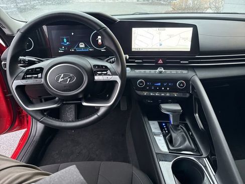 Used 2023 Hyundai Elantra SEL w/ Convenience Package FWD image 27