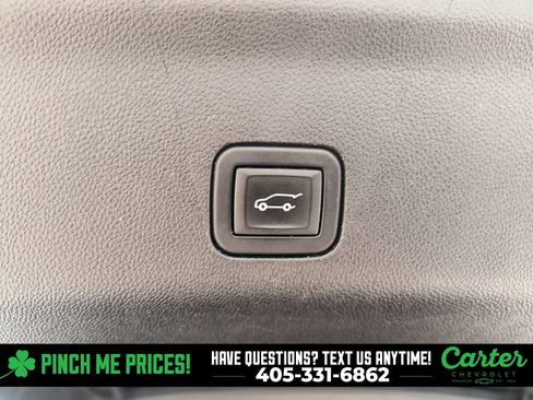 Used 2023 Chevrolet Suburban Premier image 16