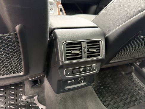 Used 2019 Audi Q5 2.0T Premium Plus w/ Premium Plus Package AWD/4WD image 13
