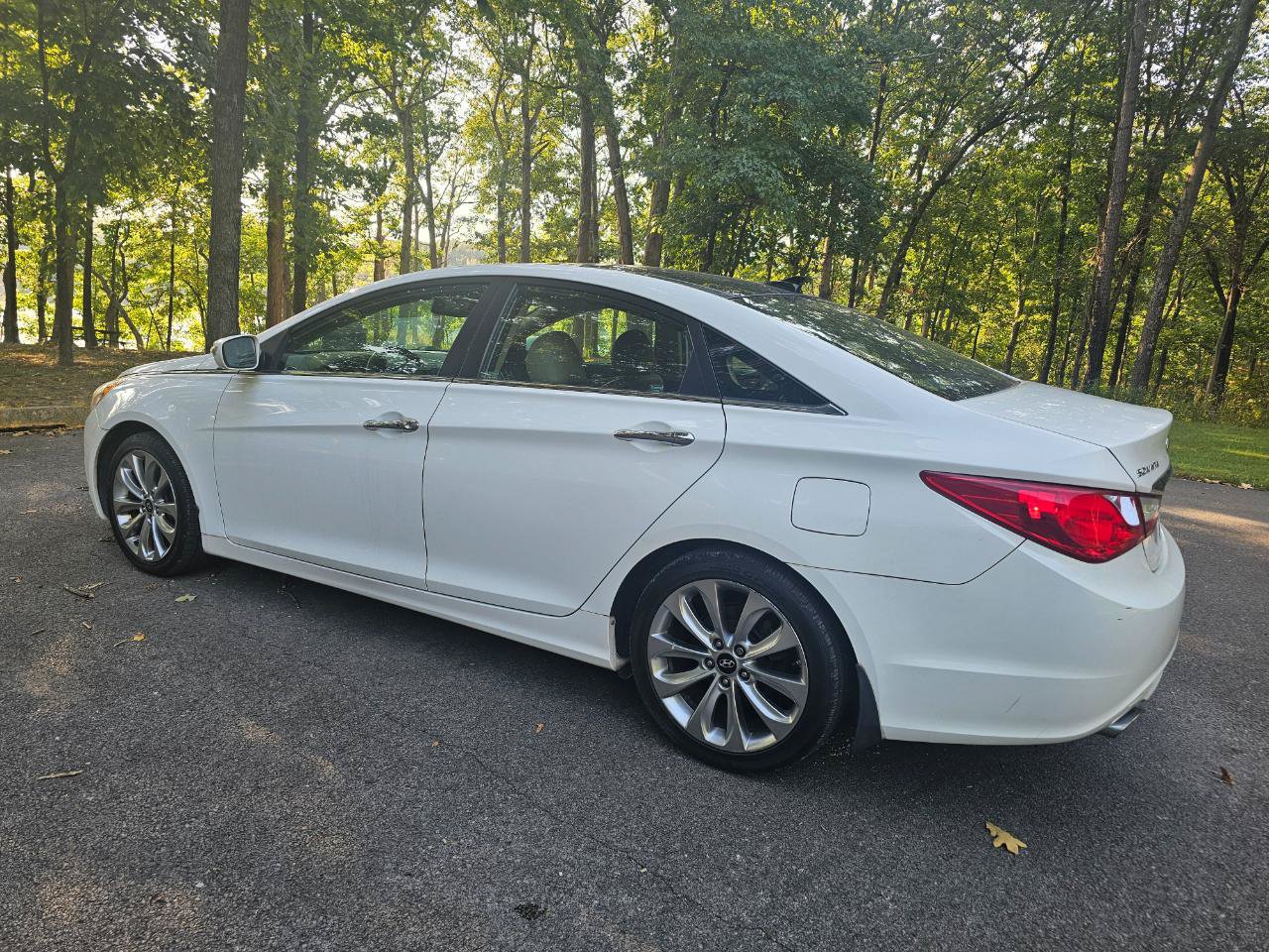 Used 2012 Hyundai Sonata Limited FWD image 3