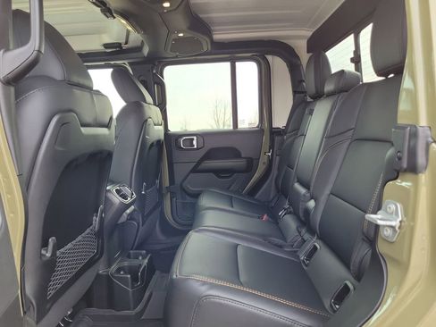 New 2026 Jeep Gladiator Sport AWD/4WD image 11