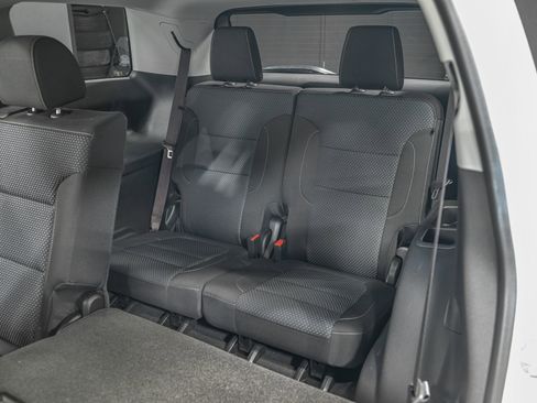 Used 2023 GMC Acadia SLE w/ Driver Convenience Package image 29