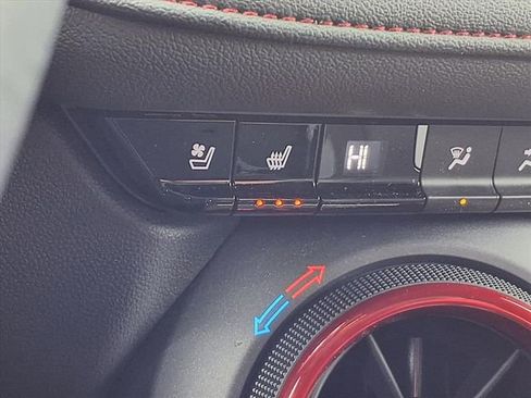 Used 2023 Chevrolet Blazer RS w/ Enhanced Convenience Package image 5