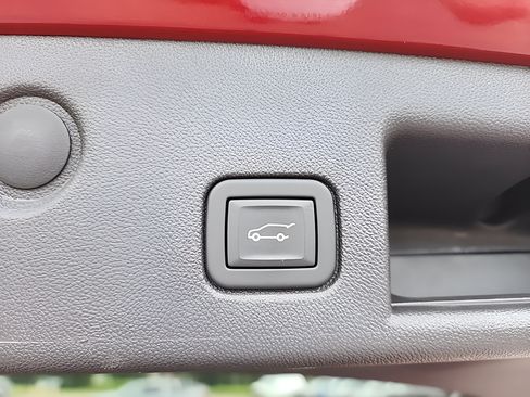 Used 2024 Chevrolet Equinox LT AWD/4WD image 20