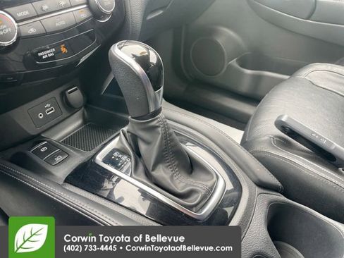 Used 2020 Nissan Rogue SL AWD/4WD image 14