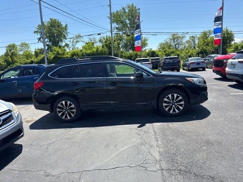 Used 2017 Subaru Outback 2.5i Limited AWD/4WD image 4