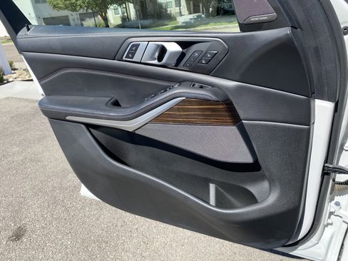 Used 2019 BMW X5 xDrive50i w/ Executive Package image 16