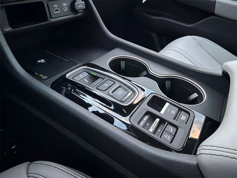 New 2025 Honda Pilot Touring image 33