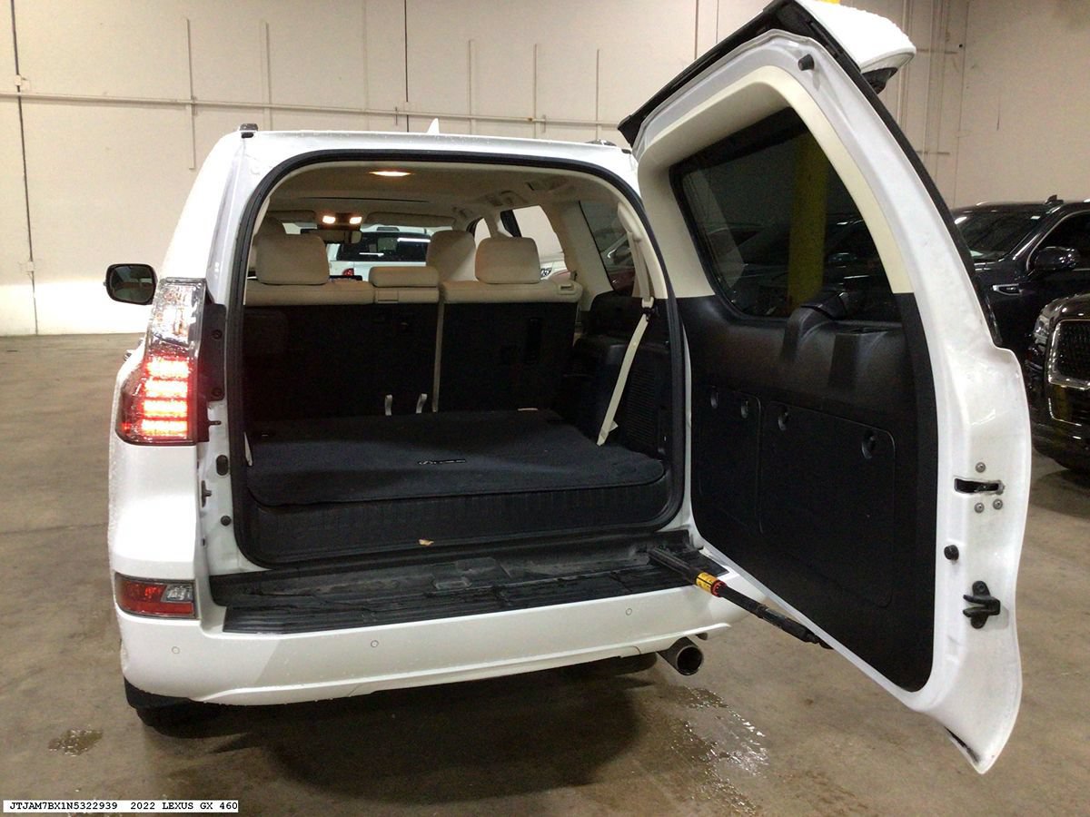 Used 2022 Lexus GX 460 Premium w/ Premium Package AWD/4WD image 10